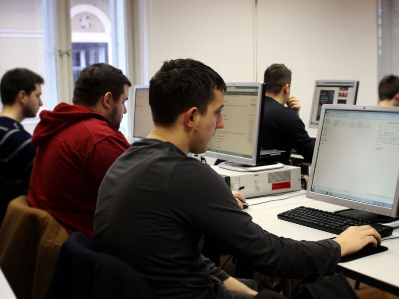 Upisi za Grafičke dizajnere, PHP programere i Web dizajnere