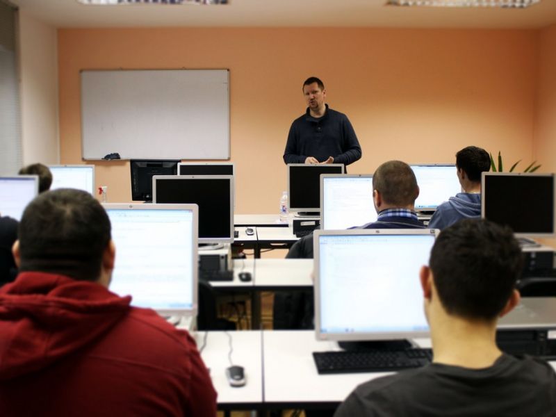 Završni upisi za PHP programera i Web dizajnera